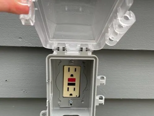 Read more about the article THE IMPORTANCE OF GROUND FAULT CIRCUIT INTERRUPTERS IN YOUR HOME