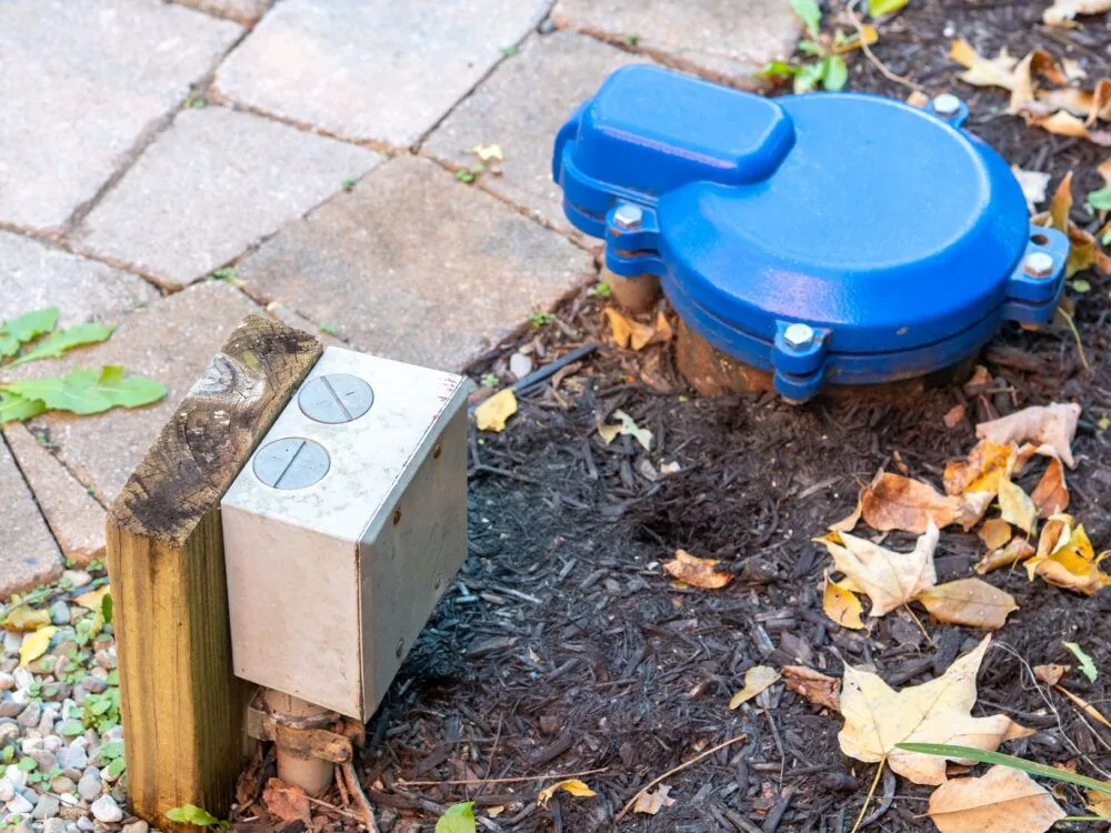 Read more about the article HOW TO PROPERLY INSTALL OUTDOOR ELECTRICAL OUTLETS FOR SUMMER ACTIVITIES