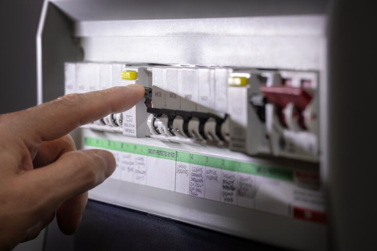 ELECTRICAL MAINTENANCE CHECKLIST FOR SMALL BUSINESSES