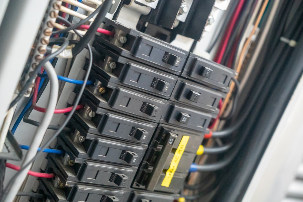 Read more about the article ELECTRICAL SYSTEMS: COMPLETE GUIDE TO HOW THEY WORK, COMPONENTS, SAFETY, AND UPGRADES